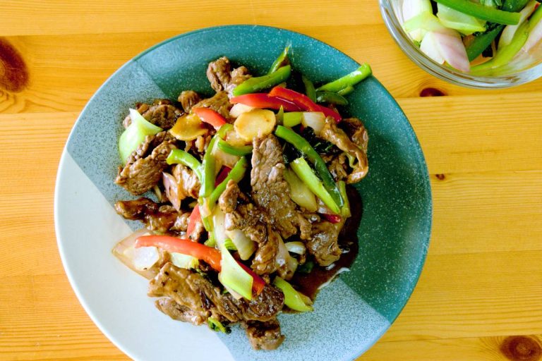 beef stir fry with vegetables featured image