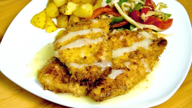 pan fried chicken with pan sauce recipe fealtured image