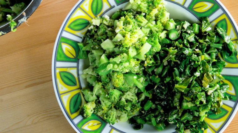 Chinese broccoli stir-fry recipe (Gai Lan)