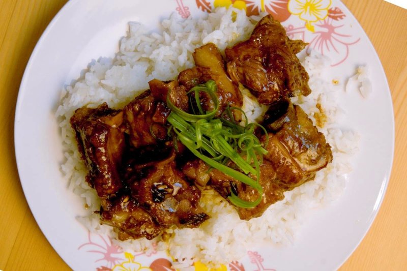 Braised Chinese Pork Ribs Recipe (Super easy and delicious)